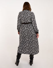 Curve Constrast Belted Midi Shirt Dress