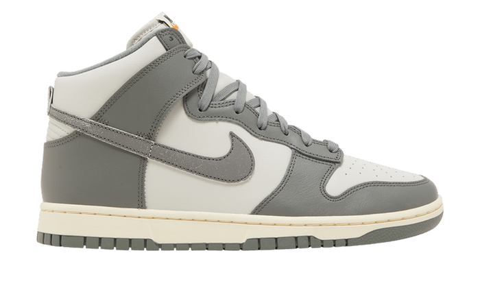 Dunk High SE 'Light Bone'