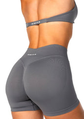 LOW Dynamic Seamless Short - Charcoal - Kikiva Collection