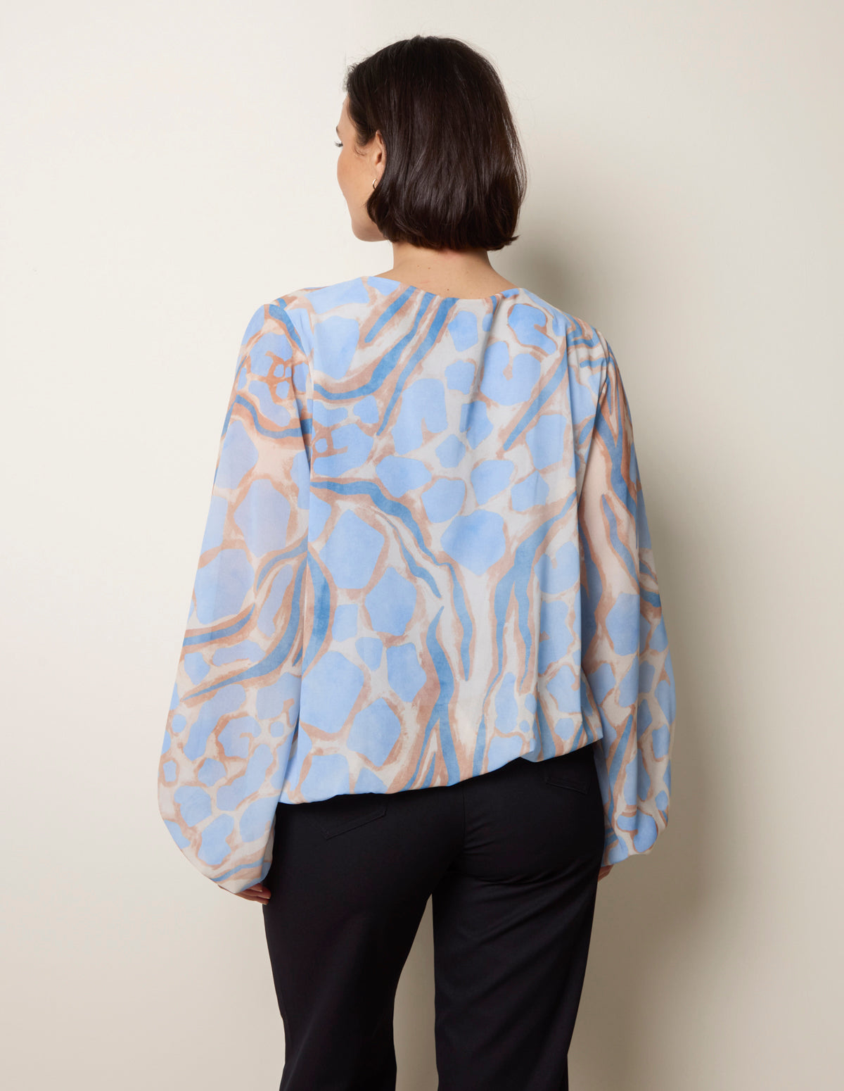 Abstract Print V Neck Puffball Top